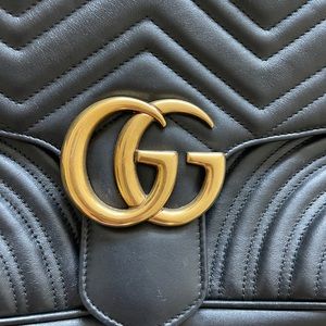 Gucci Marmont Medium Shoulder Bag